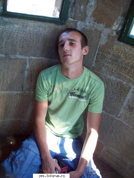 Hai sa ma cunosti - Ma numesc Catalin nascut in 89 sun din Targu - Info US
